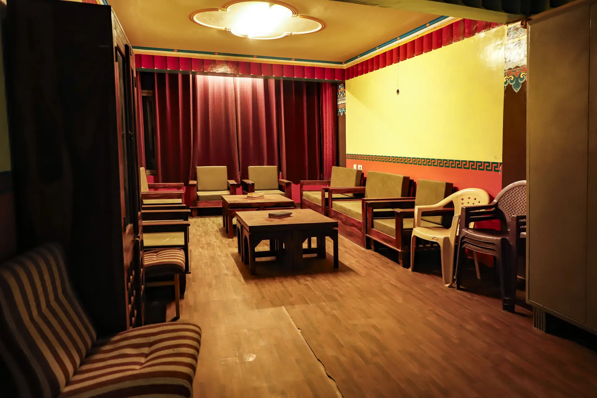 Lobby and common area at The Delek House Kaza boutique hotel — photo 7