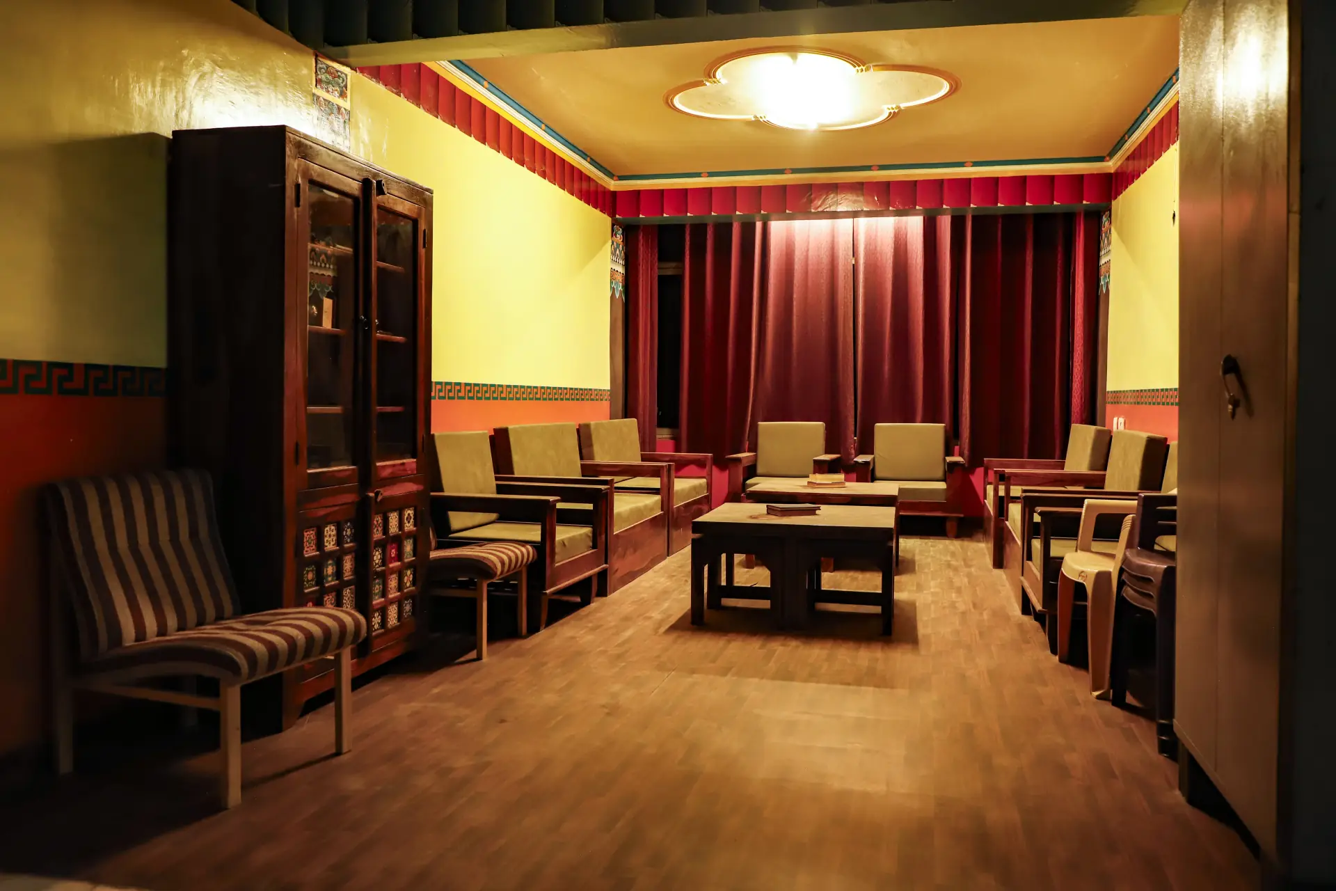 Lobby and common area at The Delek House Kaza boutique hotel — photo 8