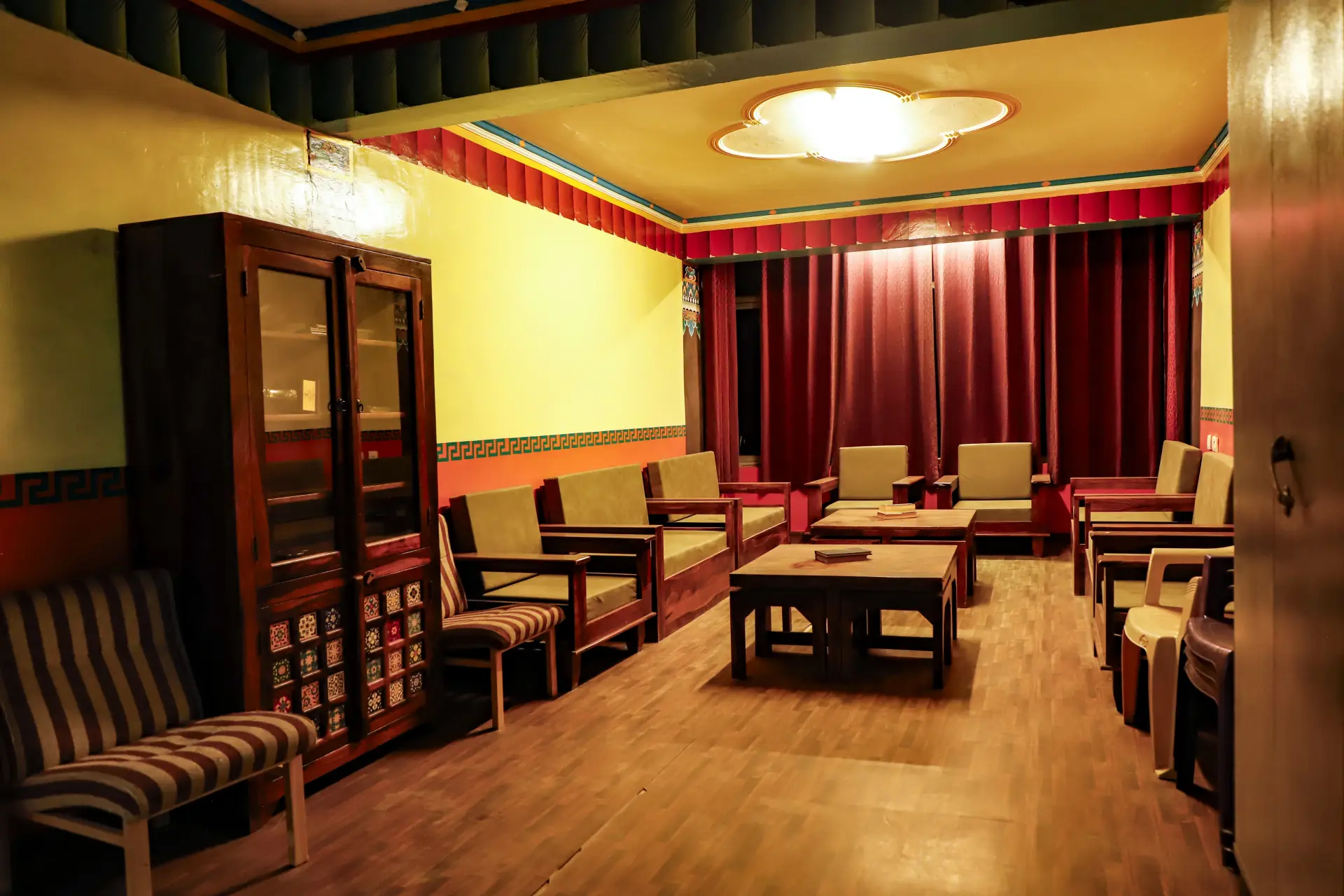 Lobby and common area at The Delek House Kaza boutique hotel — photo 10