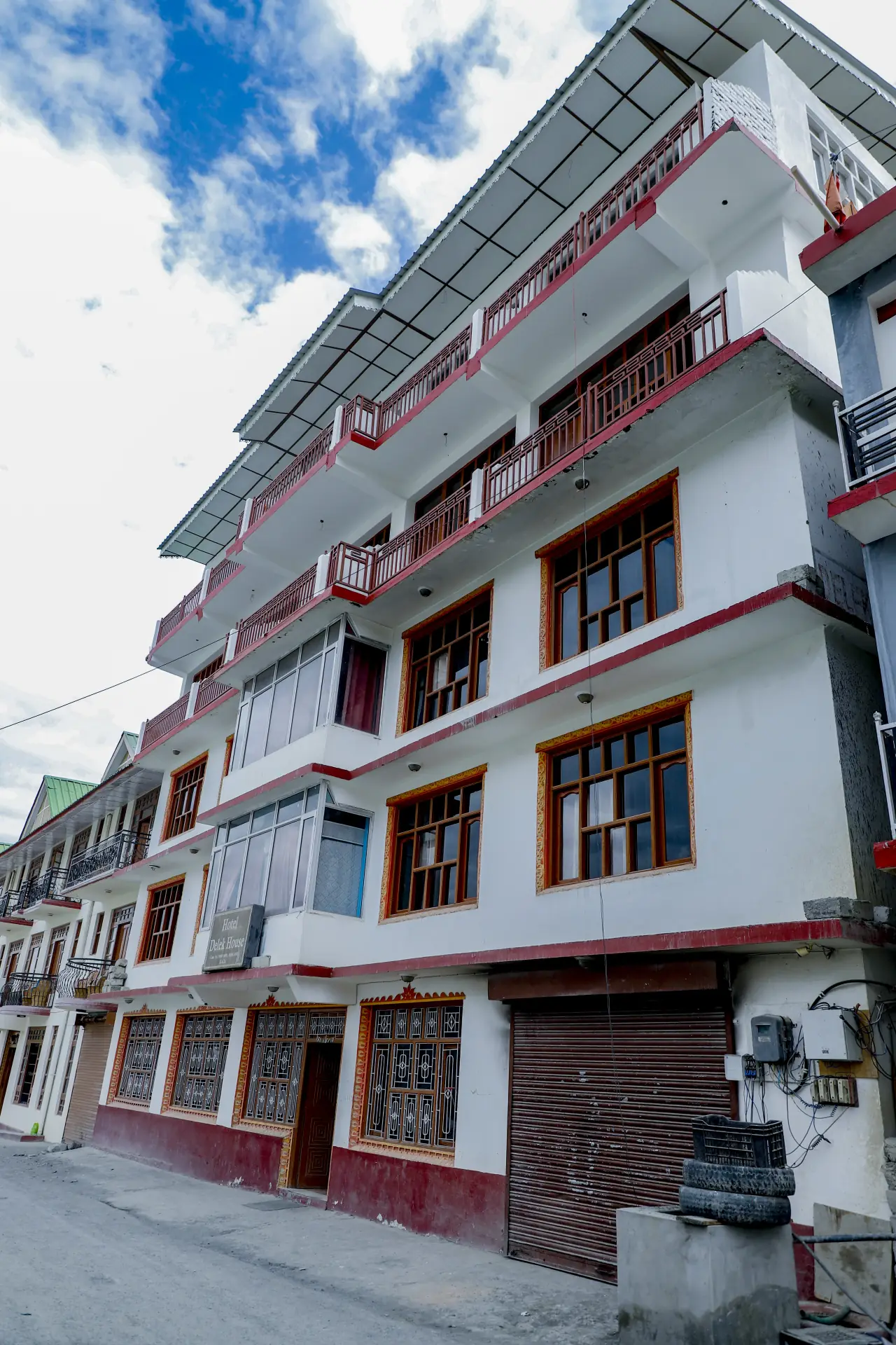 The Delek House Kaza property with Spiti Valley mountain views — photo 5